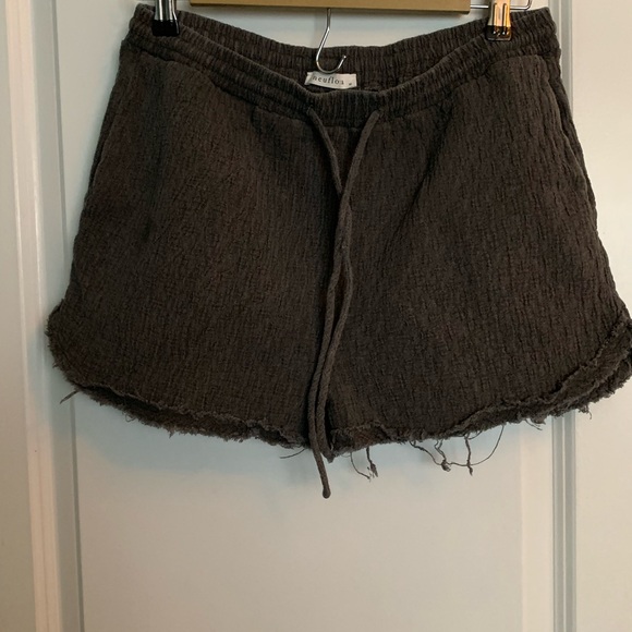 Neuflora Paxton Shorts | Size Medium - Picture 6 of 7